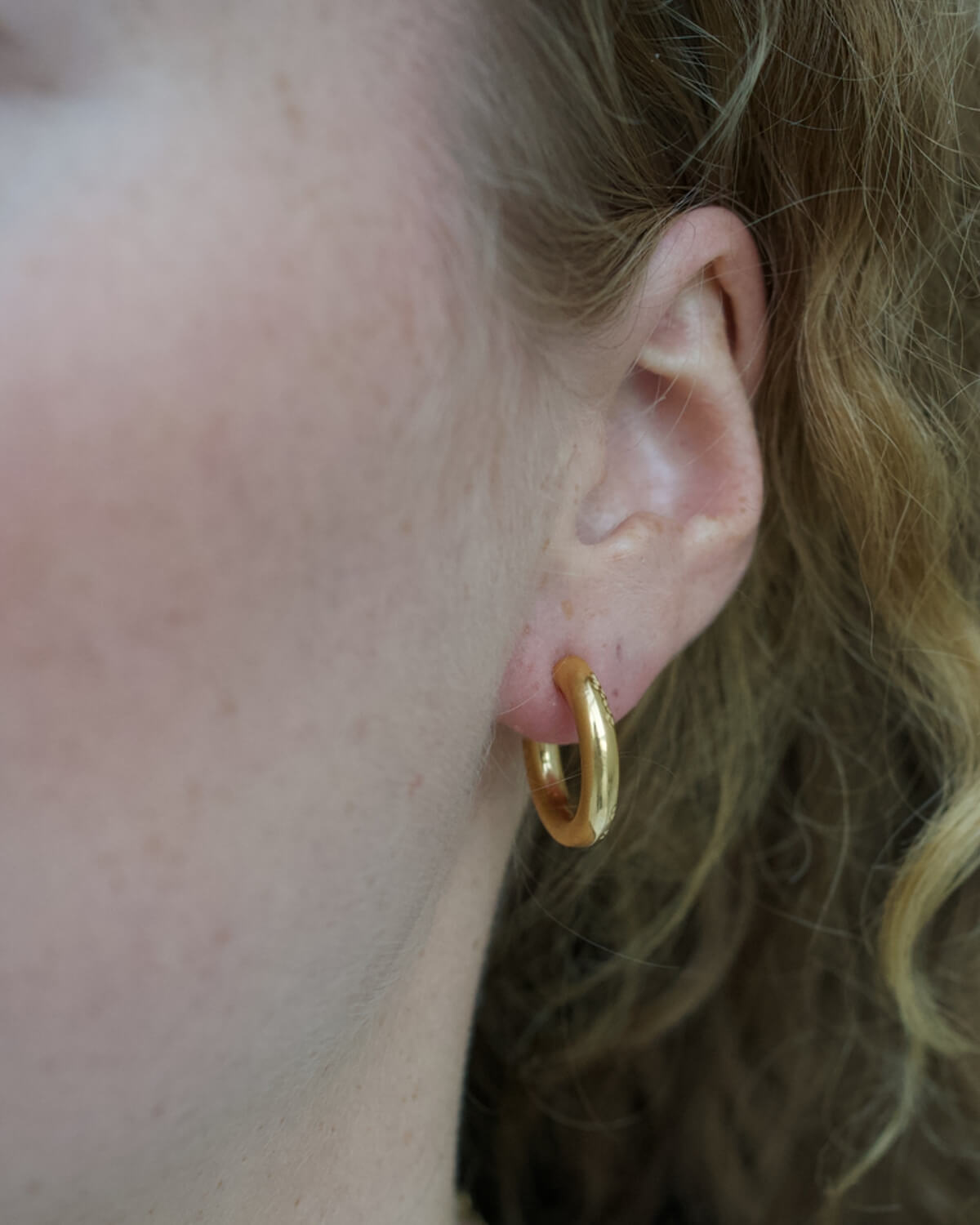 Raw Small Hoops - Guldbelagt
